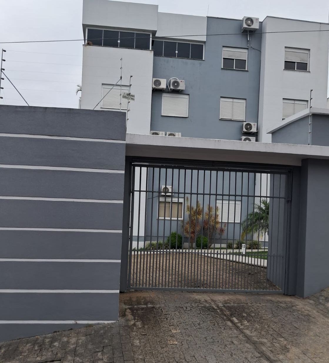 LINDO APARTAMENTO A POUCOS METROS DO CENTRO