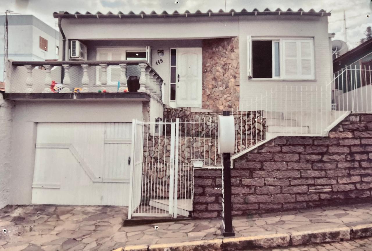 CASA NO BAIRRO AUXILIADORA