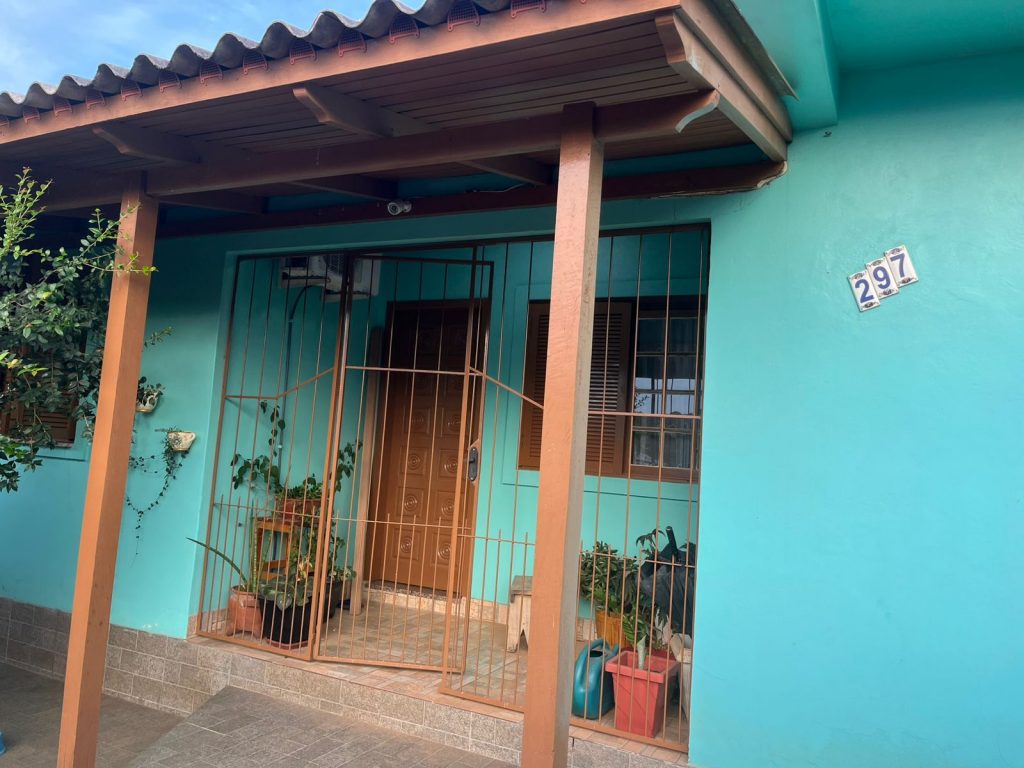 EXCELENTE CASA NO BAIRRO FAHRION