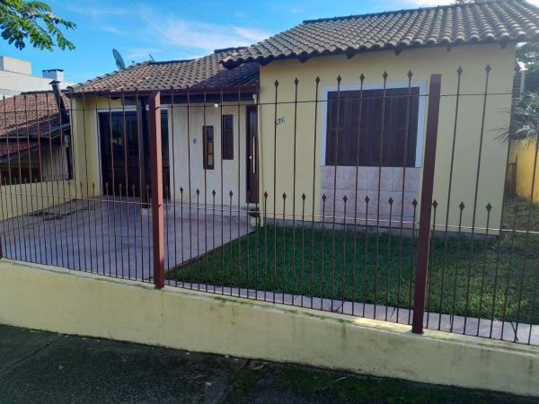 CASA PRÓXIMO AO TREVO