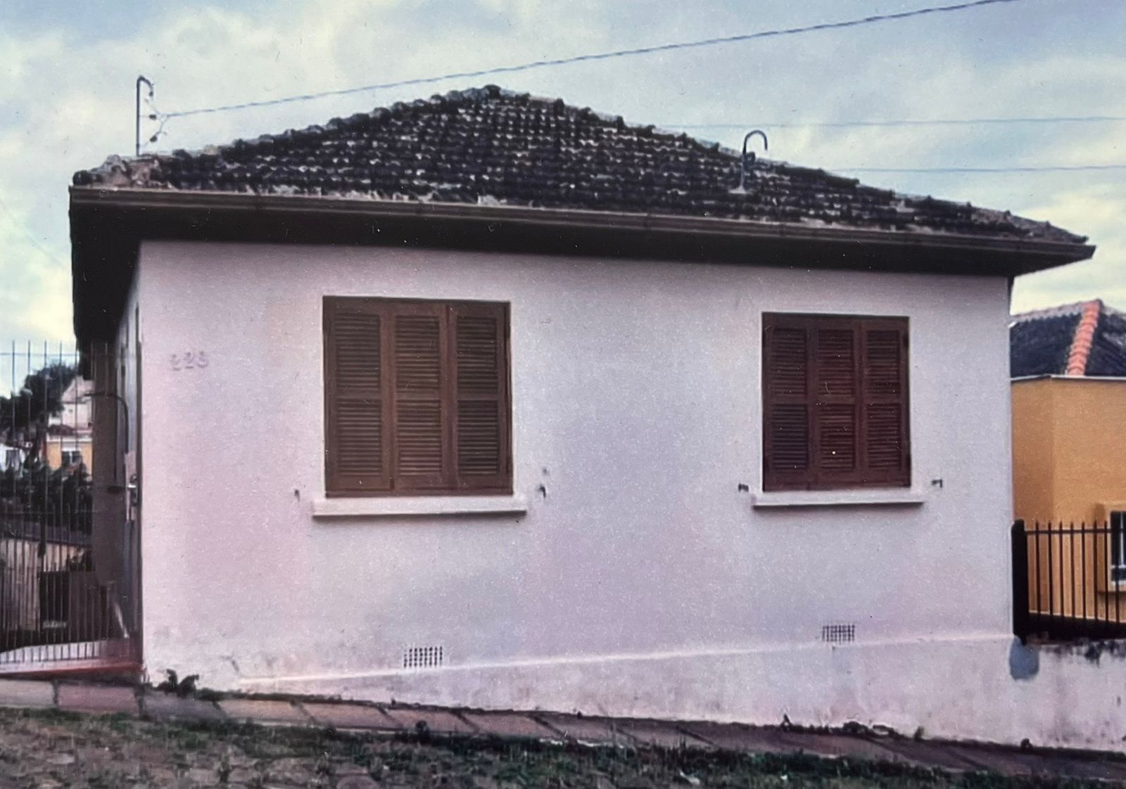 CASA NA RUA DA LADEIRA