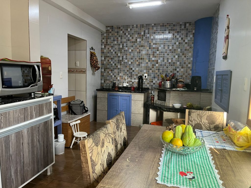 EXCELENTE CASA NO BAIRRO FAHRION
