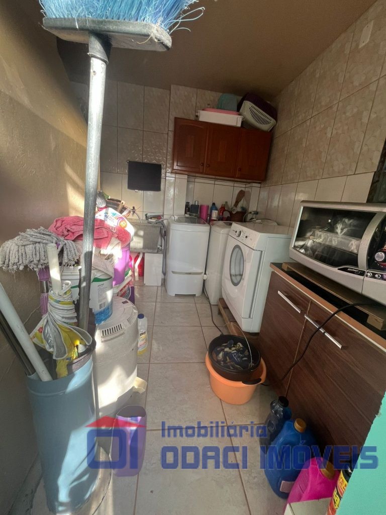 EXCELENTE CASA NO BAIRRO FAHRION