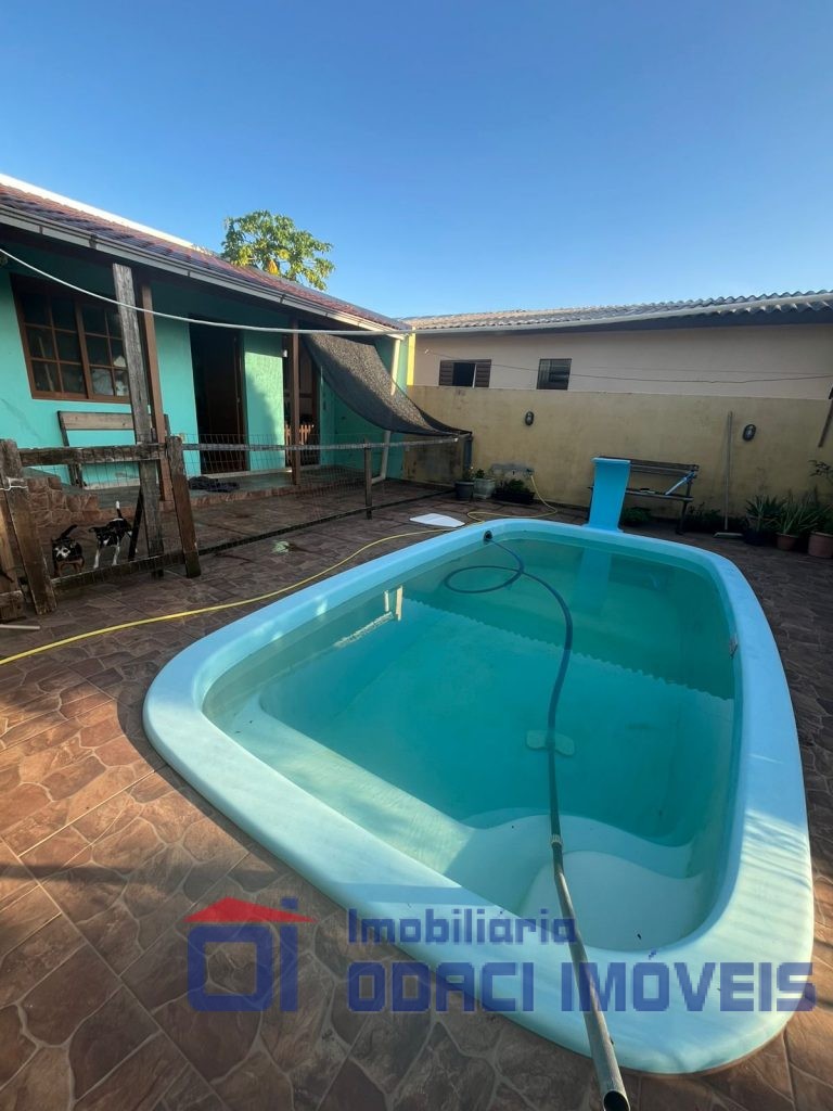 EXCELENTE CASA NO BAIRRO FAHRION