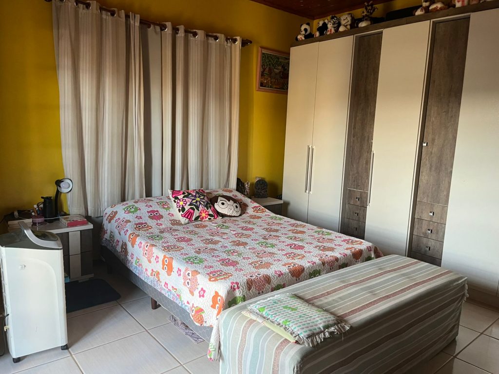 EXCELENTE CASA NO BAIRRO FAHRION