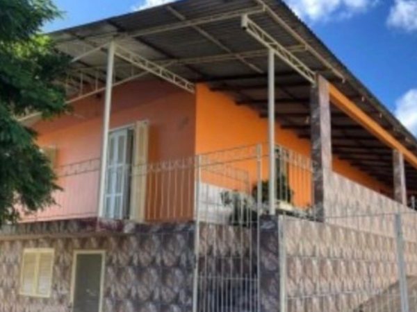 CASA NO BAIRRO HIGINO LEITÃO