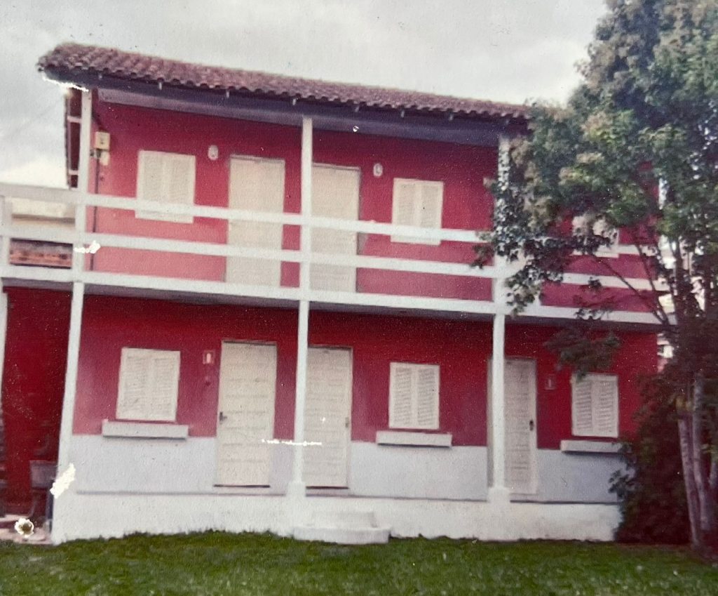 Prédio comercial + Suítes residências em funcionamento