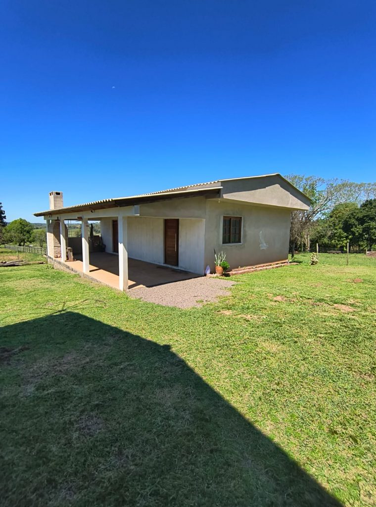Linda propriedade rural a venda