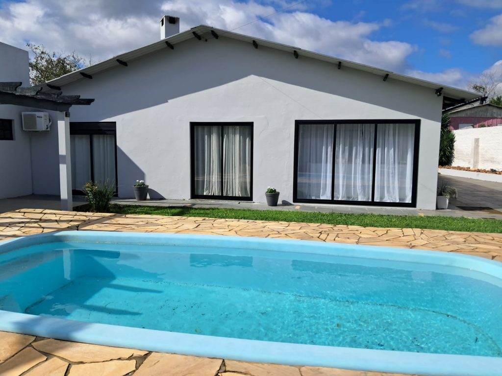 Linda casa em Ramiz Galvão