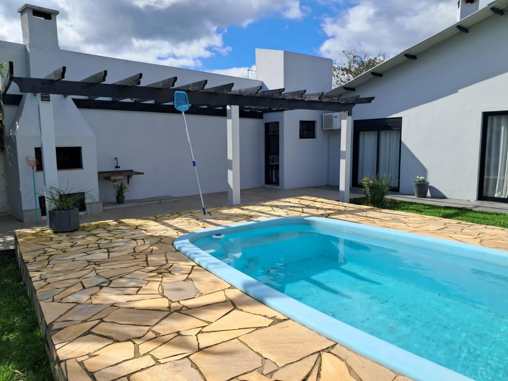 Linda casa em Ramiz Galvão